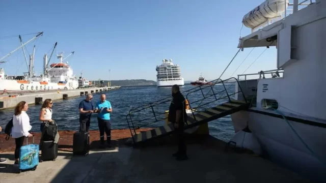 canakkale-limni-adasi-feribot-seferleri-basladi_medium