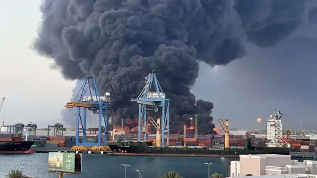 b0be823f-misir-limaninda-bomba-iddia-dogrulandi-dev-gemilerdeki-yanginin-arkasindan-kamikaze-iha-cikti