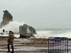 Amasrada deniz çıldırdı: Dalga boyu 10 metreyi aştı