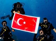Her 6 ayda bir ülke değiştiren ada