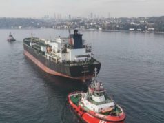 AK ANA Boğaz trafiğini askıya aldırdı