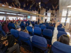 İzmirde vapur yolcularına sabah sürprizi